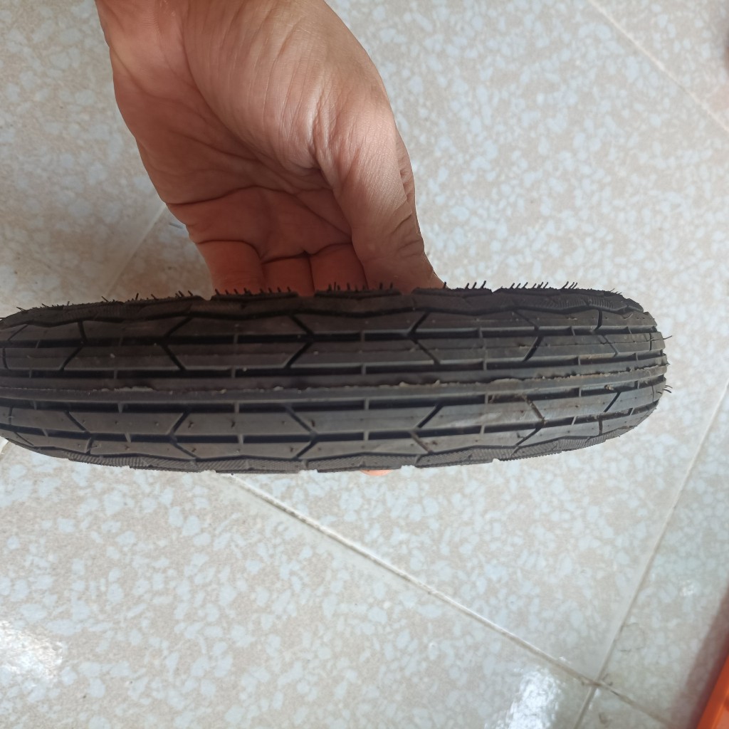 Lốp 10 inch tháo từ bánh xe cũ