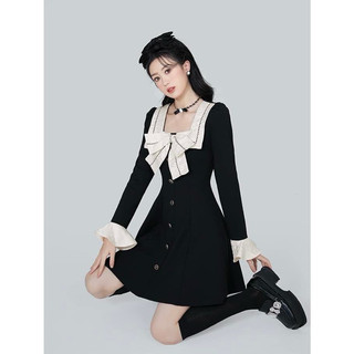 váy phối cổ vuông