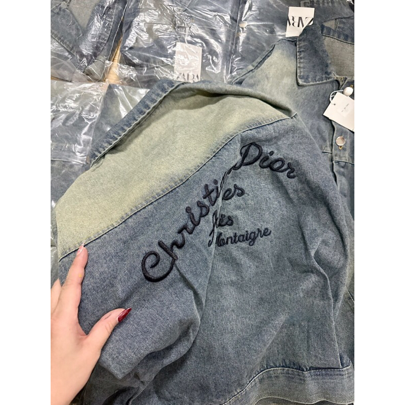 ÁO BÒ THÊU CHỮ HOT HIT