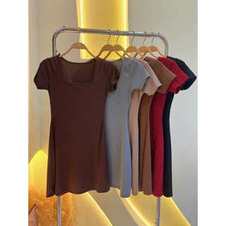 Đầm Xoè Suông Cổ Vuông Trơn