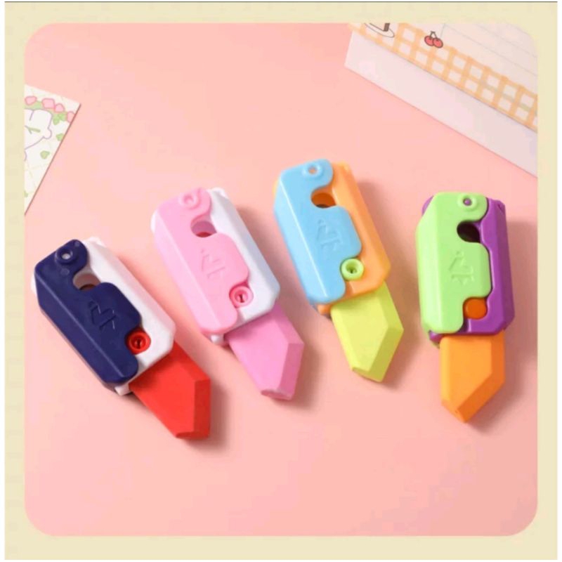 Kiếm nhựa Katana 3D, Tặng kèm 1 Dao vô tri màu ngẫu nhiên 11CM