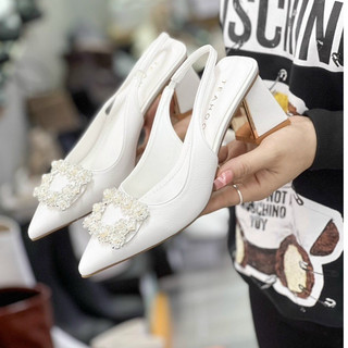 Giày sandal cao gót nữ phối ngọc hở gót 5cm gót vuông mạ đồng