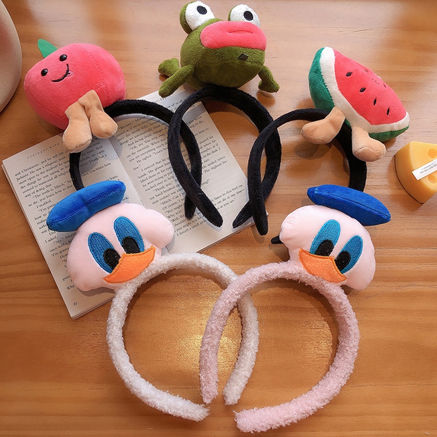 Cài tóc xinh cho bé