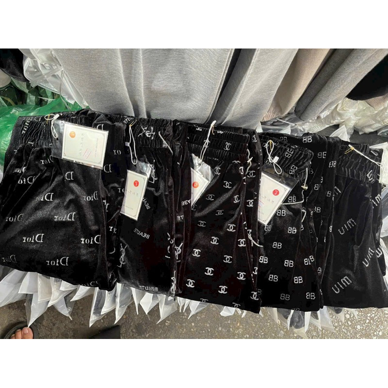 QUẦN XUÔNG NHUNG ĐÍNH ĐÁ CHỮ HÃNG CẠP CHUN DÂY XÍCH MS16299