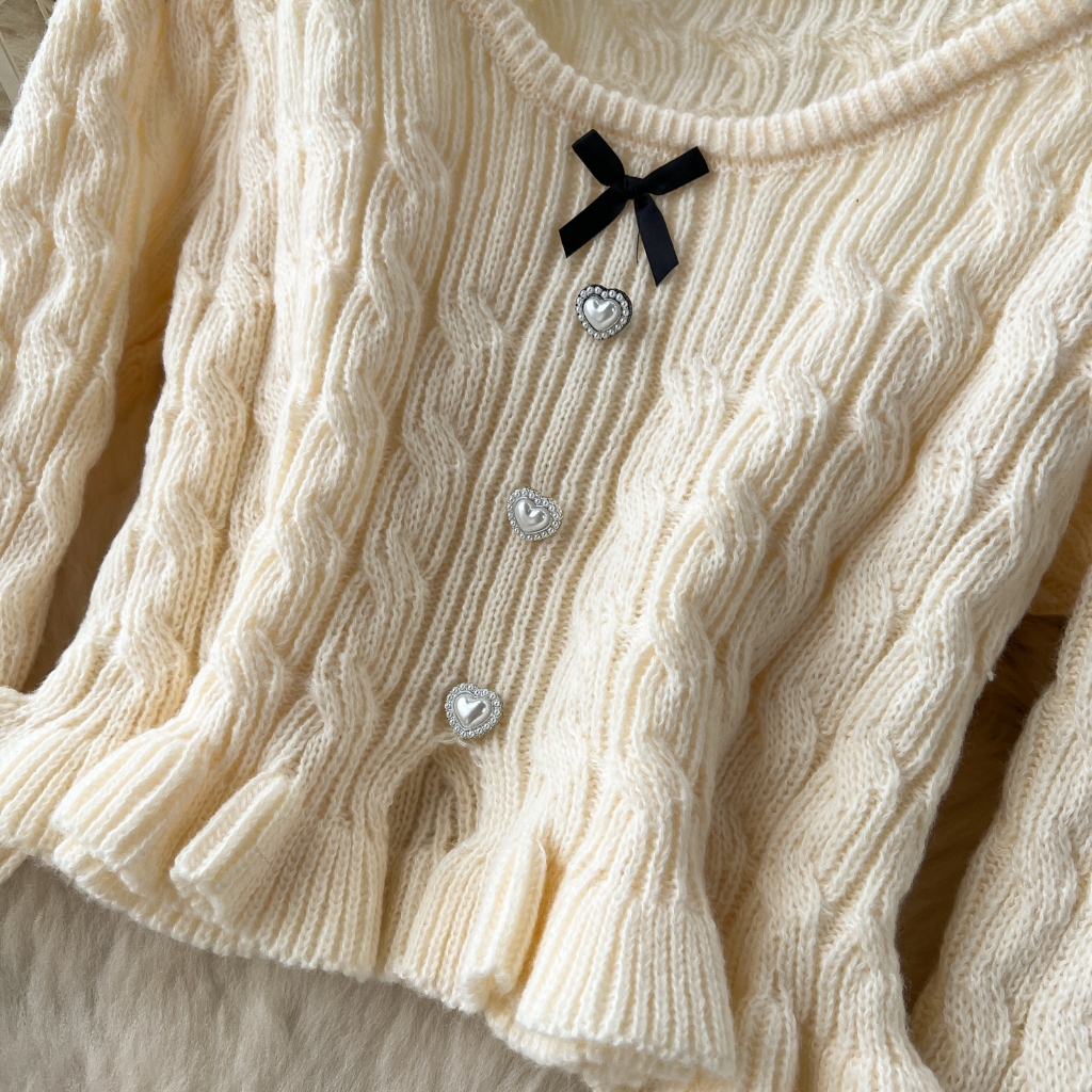 Set áo len viền nấm ngắn ngọt ngào kèm váy xẻ