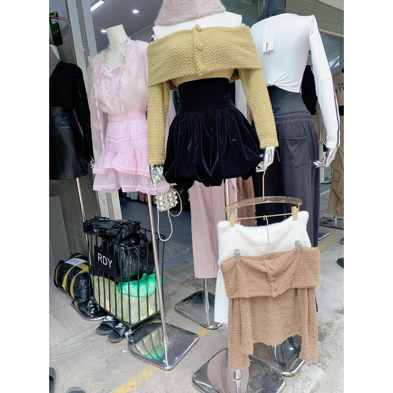 Áo len lông trễ vai cúc xinh xỉu