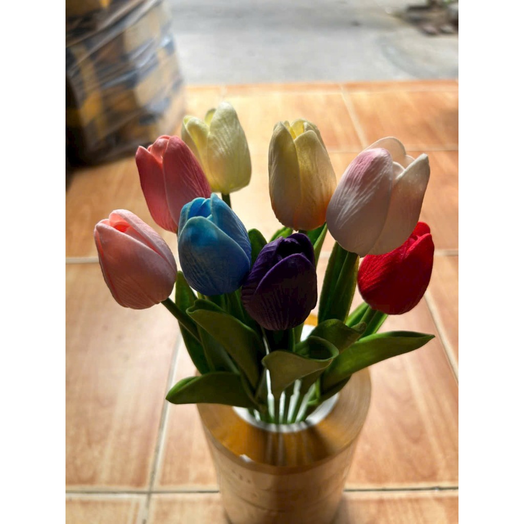 Hoa tulip silicon trang trí nhà trang trí phòng trà trang trí ngày tết