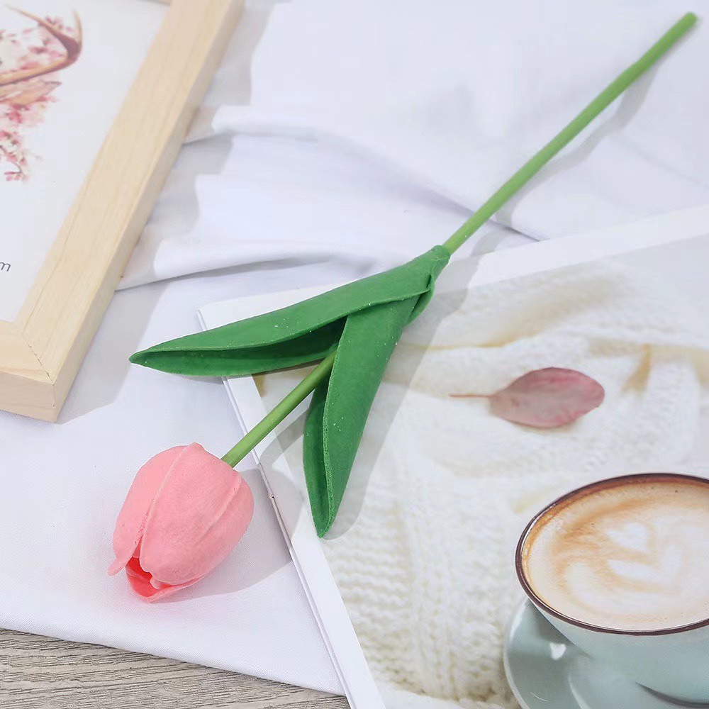 Hoa tulip silicon trang trí nhà trang trí phòng trà trang trí ngày tết