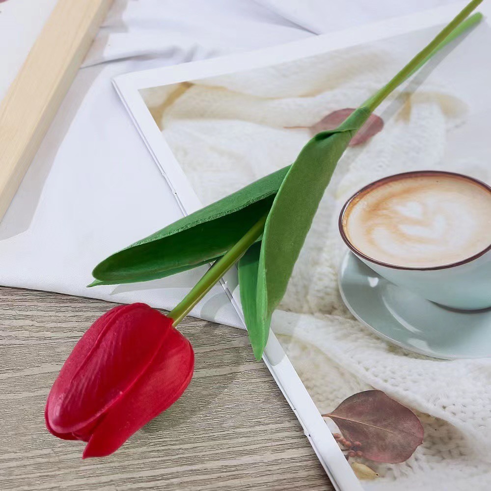 Hoa tulip silicon trang trí nhà trang trí phòng trà trang trí ngày tết