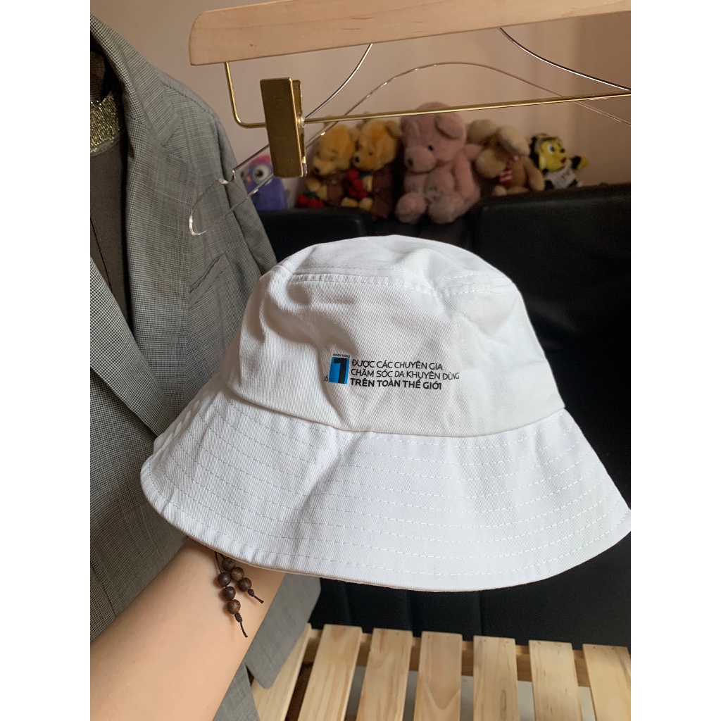 Nón bucket kaki trắng Larocheposay