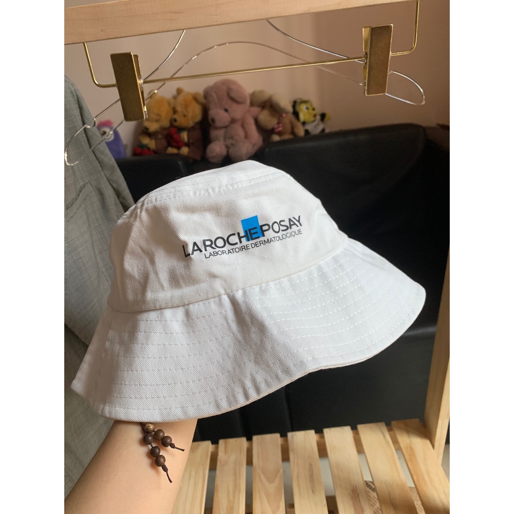 Nón bucket kaki trắng Larocheposay