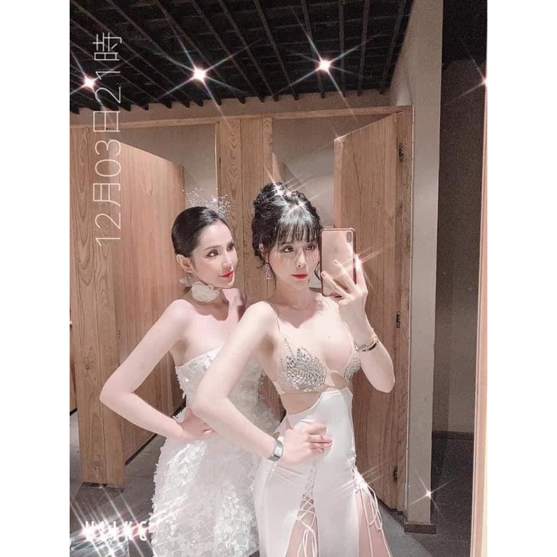 Thanh lý đầm Amber Design xẻ tà màu xanh rêu