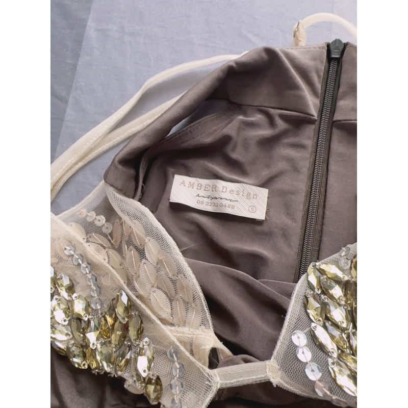 Thanh lý đầm Amber Design xẻ tà màu xanh rêu