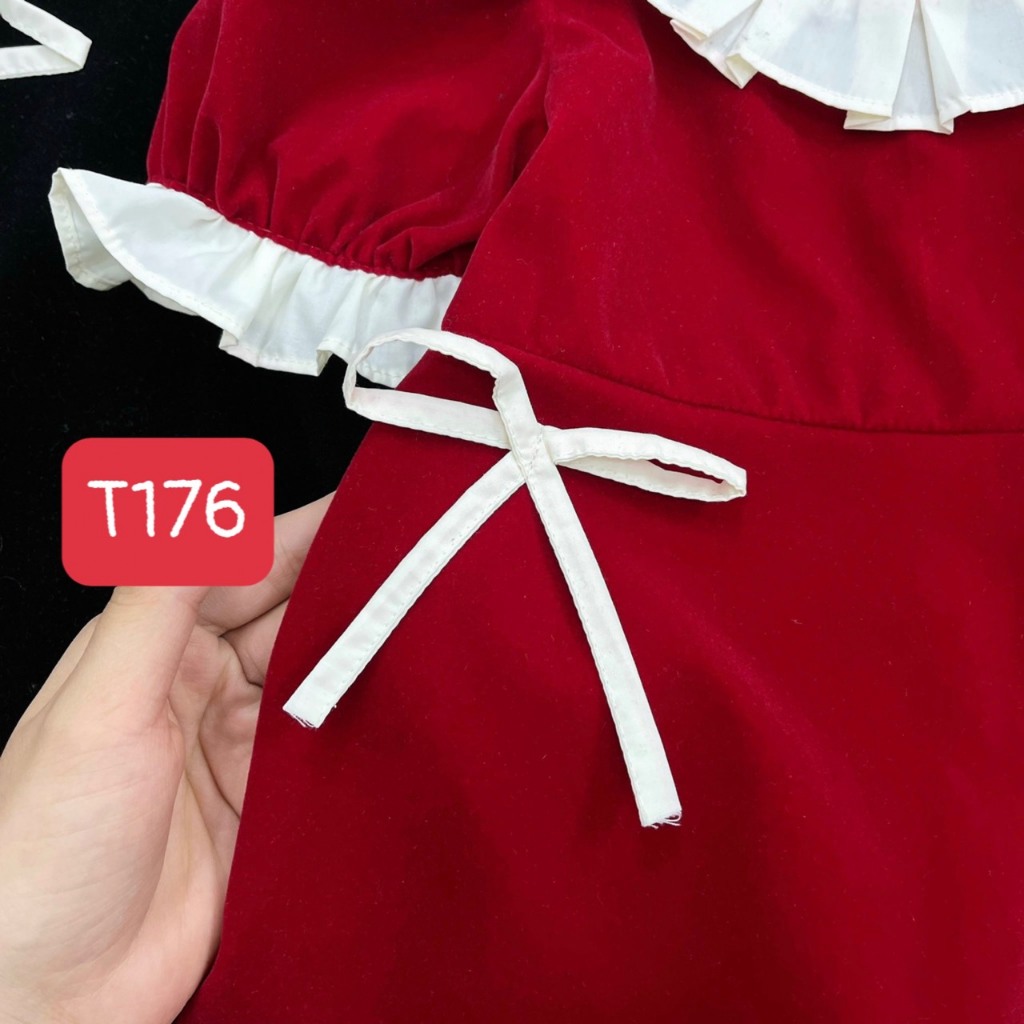 T176 Váy nhung cổ xếp ly họa tiết 2 nơ cho bé gái đang yêu