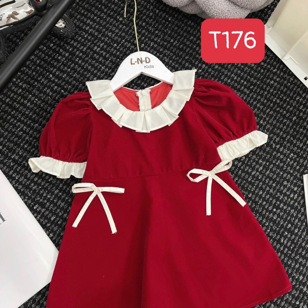 T176 Váy nhung cổ xếp ly họa tiết 2 nơ cho bé gái đang yêu