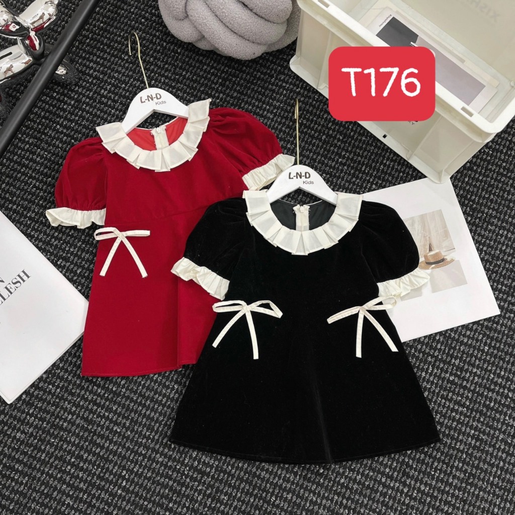 T176 Váy nhung cổ xếp ly họa tiết 2 nơ cho bé gái đang yêu