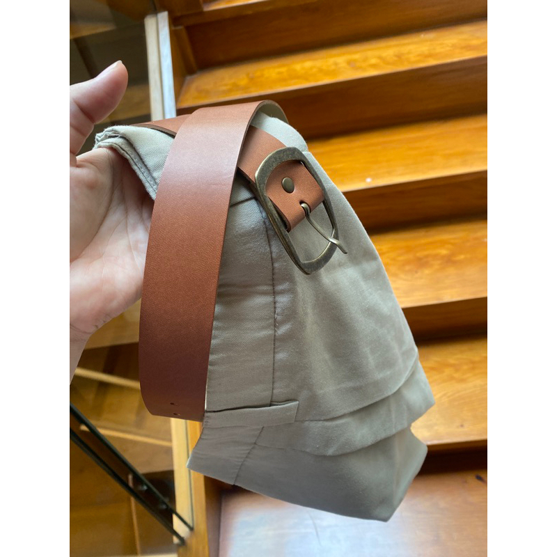 Quần giả váy Stradivarius tặng kèm dây nịt