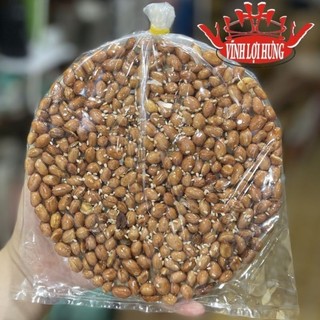 Kẹo đậu phộng bánh tráng giòn xốp.