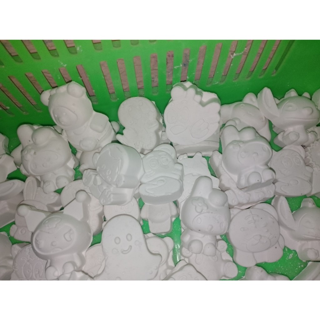 100 tượng 2D 3 đến 5 cm siêu dể thương - tượng tô màu giá sĩ