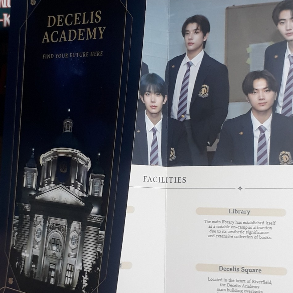 Sticker, poster thành viên, ticket, brochure, message card, story cover trong album enhypen