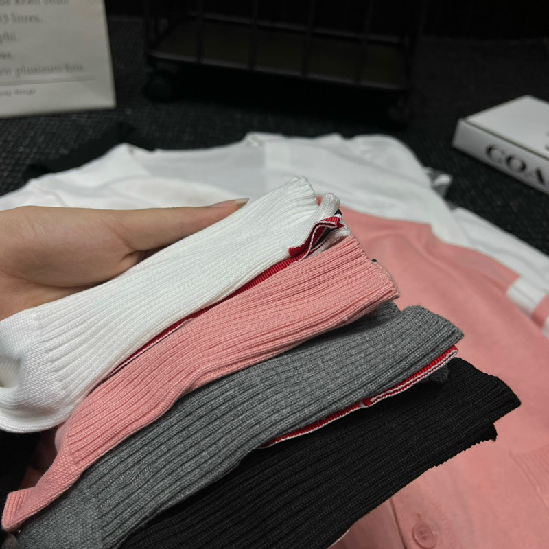 ÁO LEN CADIGAN THOM KHUY CHẠY SỌC KẺ ĐỎ 4M