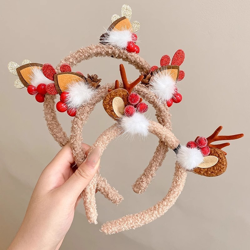 BĂNG ĐÔ, CÀI TÓC SỪNG HƯƠU TUẦN LỘC GIÁNG SINH DỄ THƯƠNG