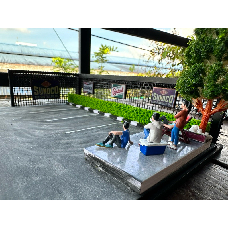 Diorama bãi đỗ xe Handmade cho xe tỉ lệ 1/64