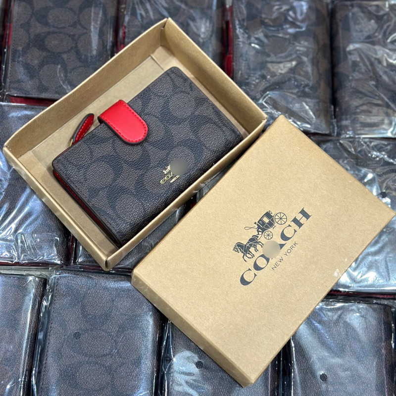 Ví coach medium khoá cài nữ