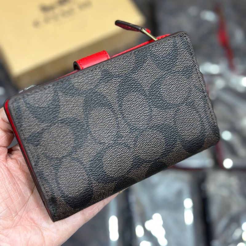 Ví coach medium khoá cài nữ