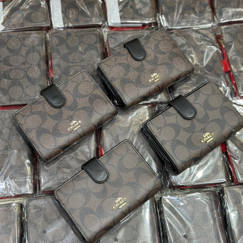 Ví coach medium khoá cài nữ
