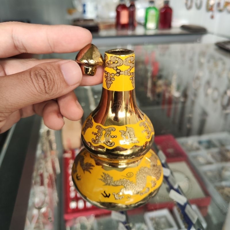 Bình Hồ Lô Đựng Rượu Màu Vàng Kim Sa, Hũ Đựng Rượu Trên Bàn Thờ
