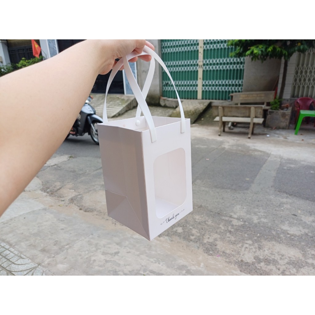 25 cái - Túi giấy mặt kính mica đáy vuông đựng hoa, trái cây,quà tặng - Mẫu 61