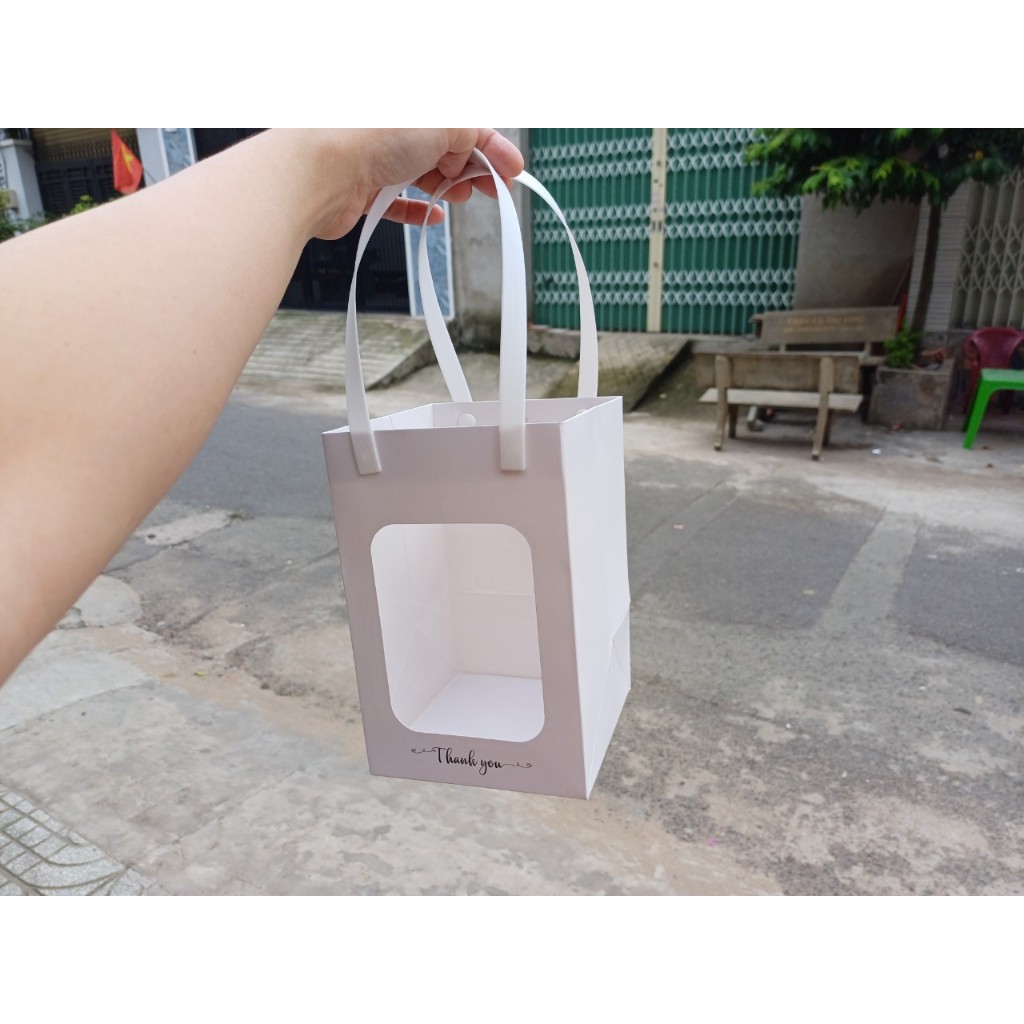 25 cái - Túi giấy mặt kính mica đáy vuông đựng hoa, trái cây,quà tặng - Mẫu 61