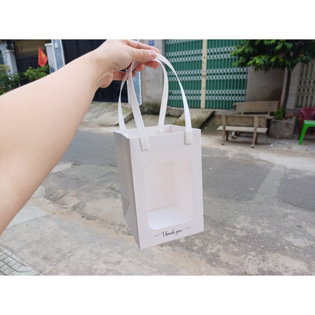 25 cái - Túi giấy mặt kính mica đáy vuông đựng hoa, trái cây,quà tặng - Mẫu 61