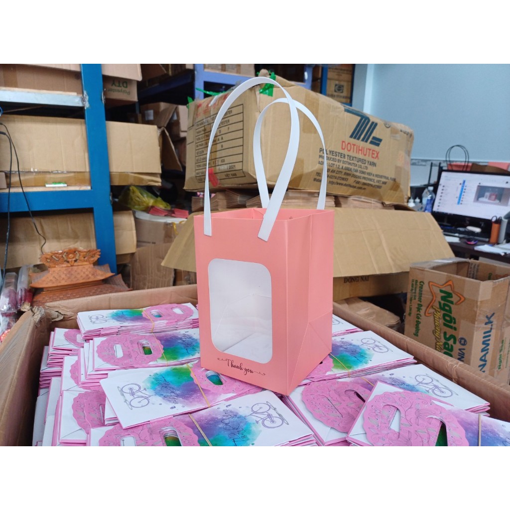 25 cái - Túi giấy mặt kính mica đáy vuông đựng hoa, trái cây,quà tặng - Mẫu 61