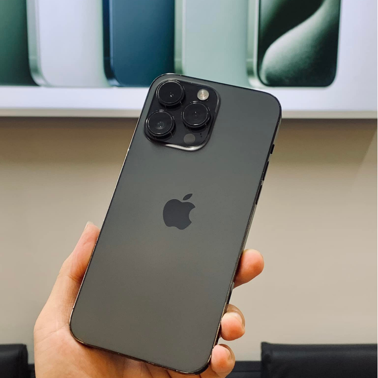 Điện thoại 13 pro max 256gb dung lượng cao. LL/A - Pin trâu Ngoại hình Fullbox. Bảo Hành 1 Đổi 1