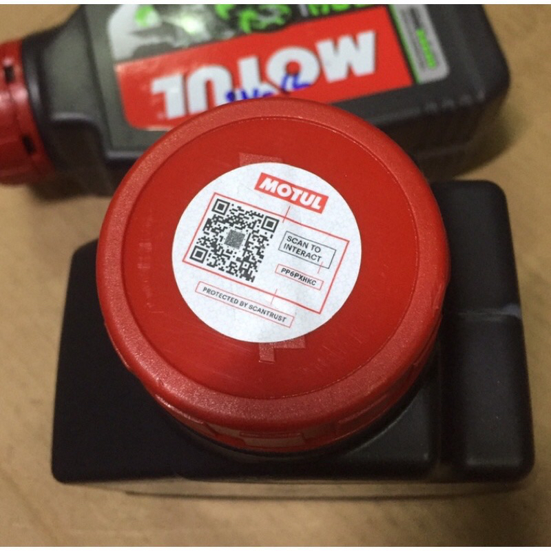 Dầu nhớt Motul 10w40 800ml chuyên dùng cho xe tay ga