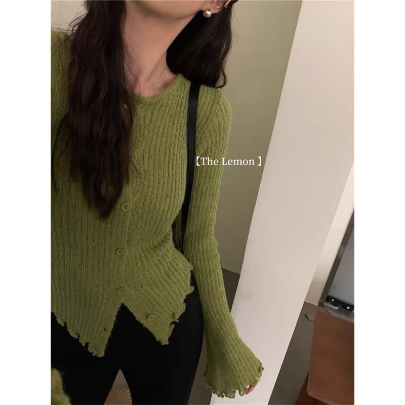 Áo cúc xanh tay loe