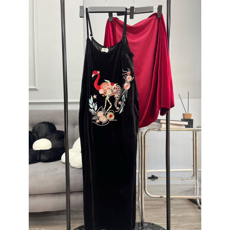 Váy Nhung Hai Dây Cò Đỏ Thuỳ Ngô Thanh Store