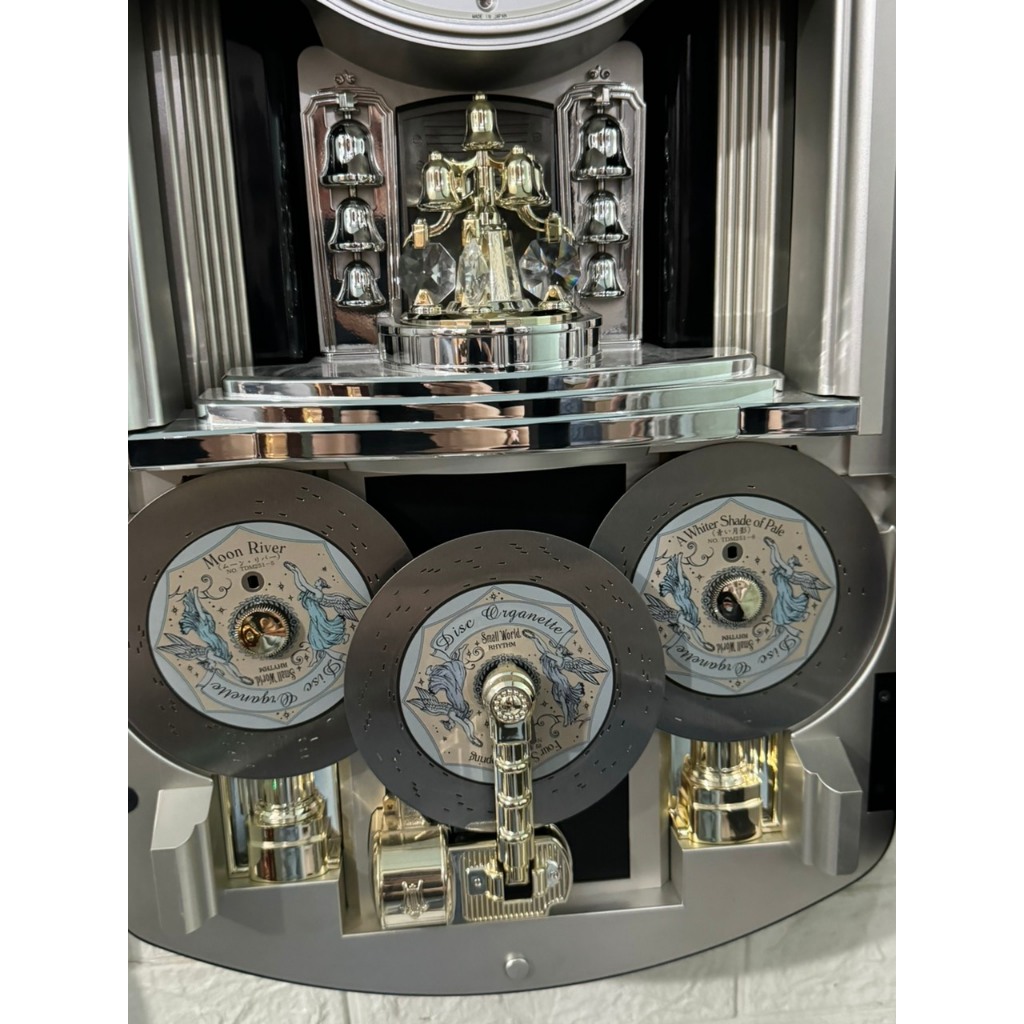 Siêu phẩm hàng hiếm : SMALL WORLD 4MH739 phiên bản Limited phiên bản đặc biệt với 5 đĩa nhạc LIKE NEW