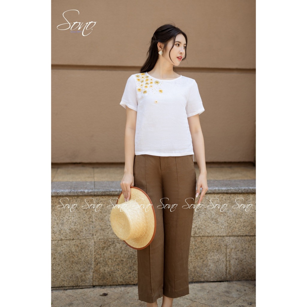 SONO - Áo linen thêu hoa nhí ở vai