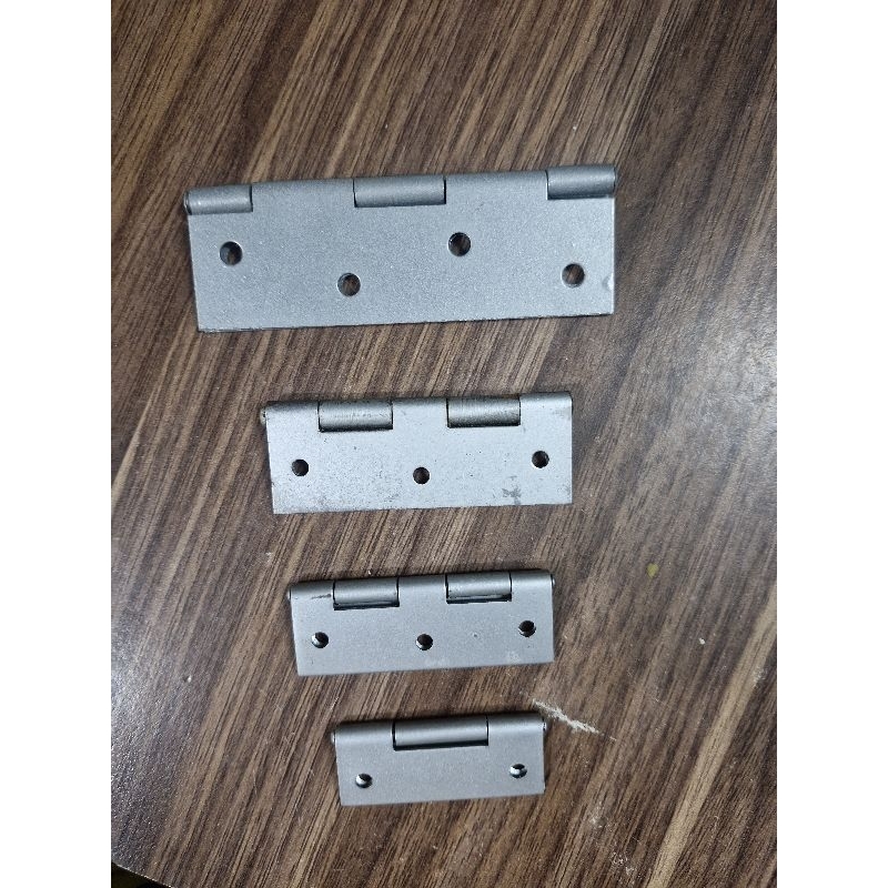 1 hộp bản lề lá xi bạc