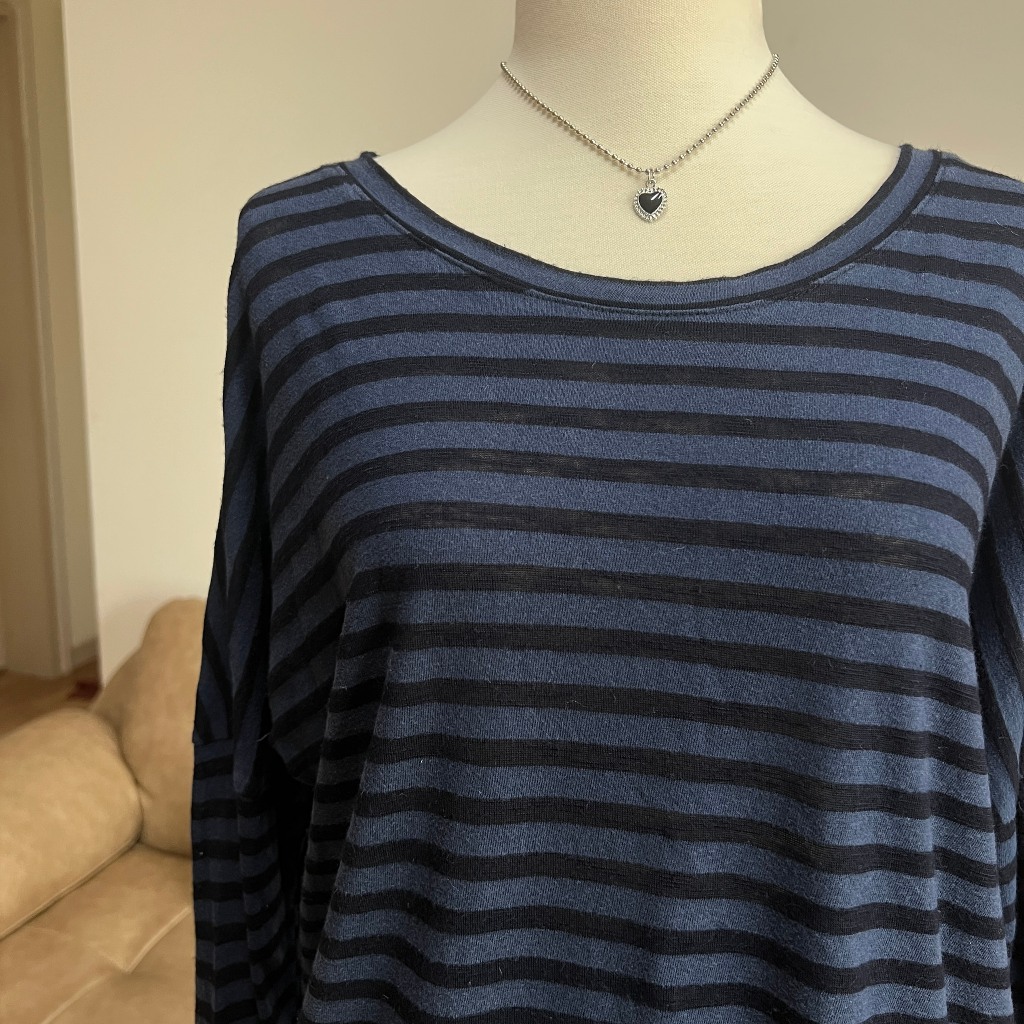 Áo thun dài tay cotton mỏng kẻ ngang