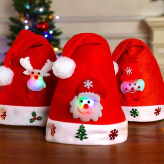 Mũ noel cho bé có hình và có đèn led chất liệu vải nỉ, mũ ông già noel hoạt hình cho bé