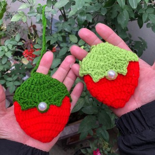 Túi tỏi, túi đựng tỏi quả dâu tây handmade len cho bé tránh vía