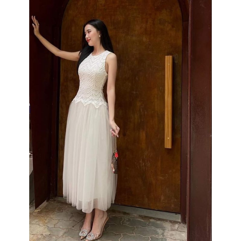 Đầm ren dài sát nách Cocobebe