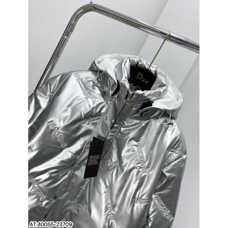 Áo khoác phao bóng dập nổi chữ wecome phối mũ bạc,áo phao bóng màu bạc có mũ bản hot trend 2024