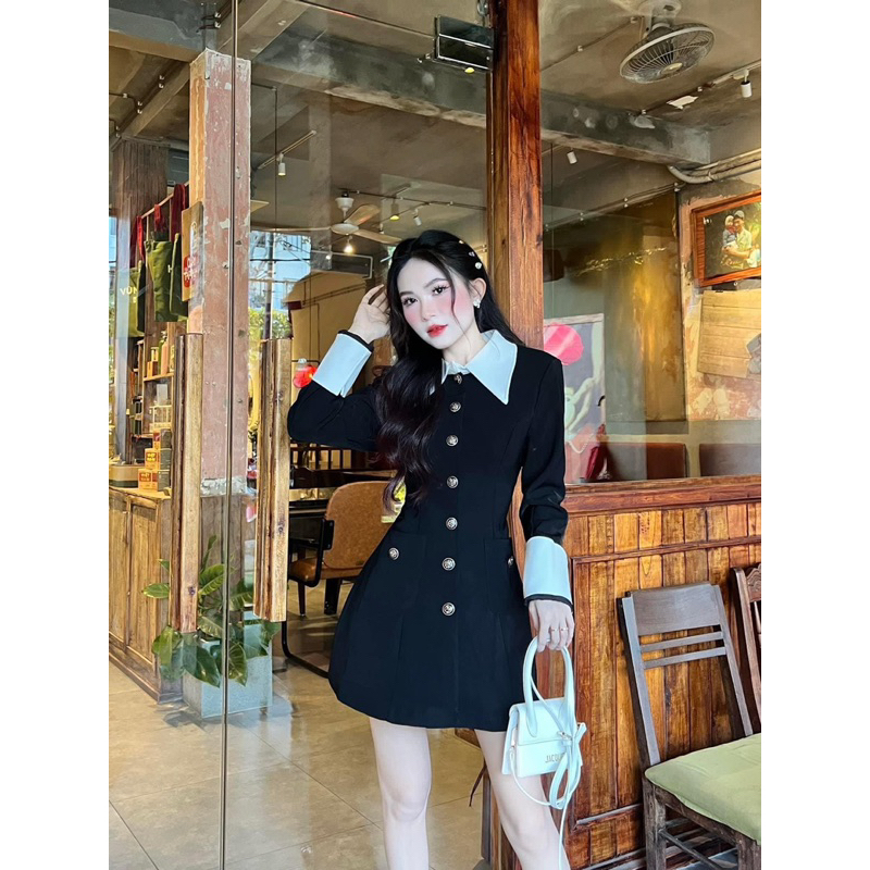 Set áo vest đen cúc đồng phối sơ mi trắng