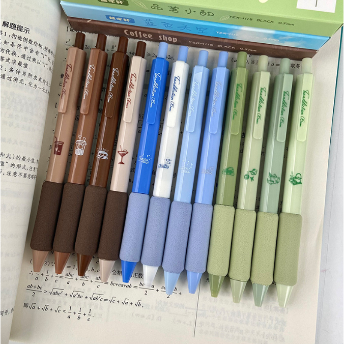 Bút Bi Bấm Shaoqin đen 0,5mm Gác Của Him Cà Phê Matcha Có Đệm Tay Màu Pastel Cute