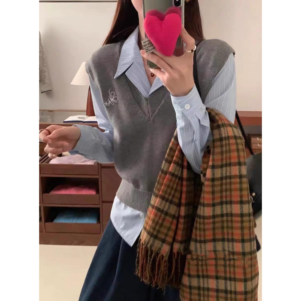 Sét Ao Len XONXEN SHOP HUẾ Gile Kèm Áo Sơ Mi Cổ Vest 969